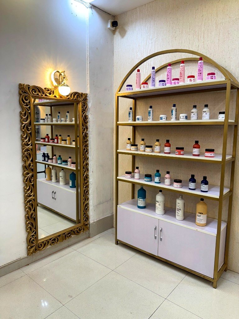 L'Oreal Product Display & Arched Rack Prem Nagar