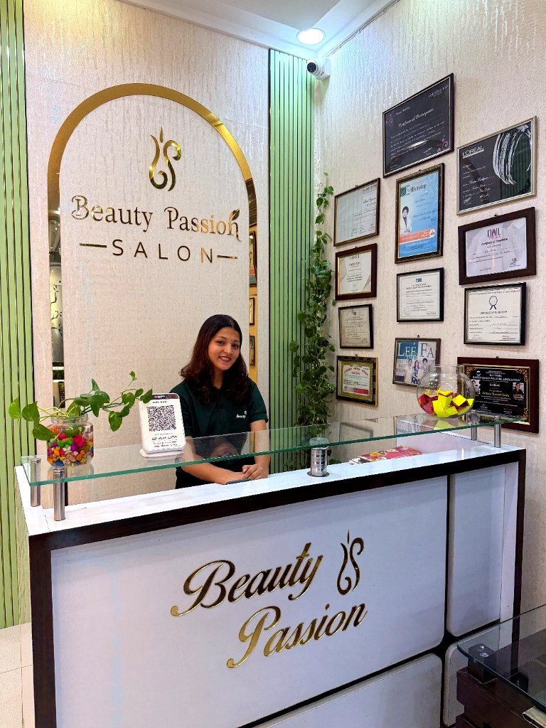 Styling Workstation & L'Oreal Wall Art Prem Nagar